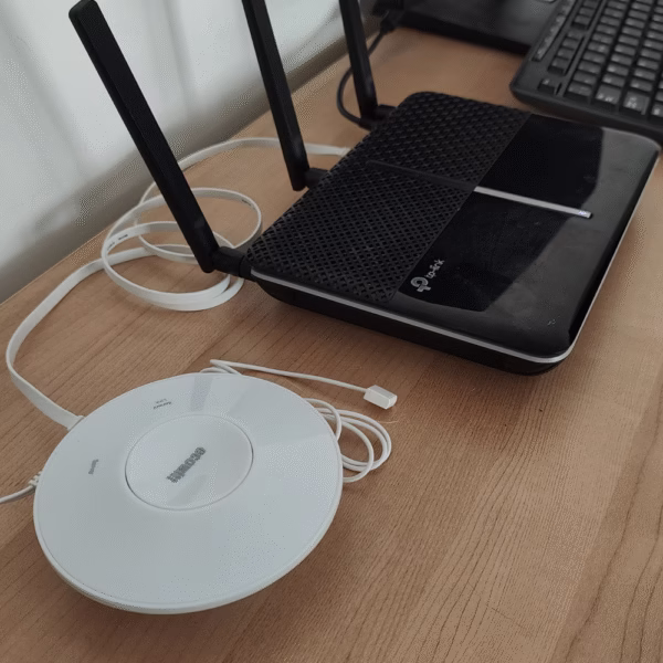Ecowitt GW2000 Gateway connected to a WiFi Router