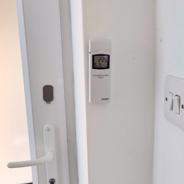 Ecowitt WH31 Temperature and Humidity - On the Wall